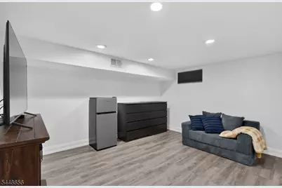 141 N 8th Ave, Manville, NJ 08835 - Photo 31