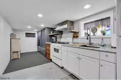 180 E Clay, Roselle Park, NJ 07204 - Photo 25