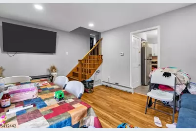 208 E Price St, Linden, NJ 07036 - Photo 3