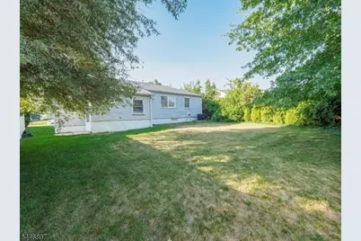 271 Valley Rd, Clark Township, NJ 07066 - Photo 13