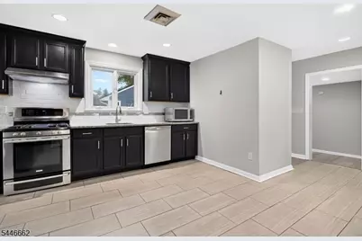 22 Franklin Blvd, Franklin Township, NJ 08873 - Photo 7