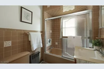 61 W Clay Ave, Roselle Park, NJ 07204 - Photo 23