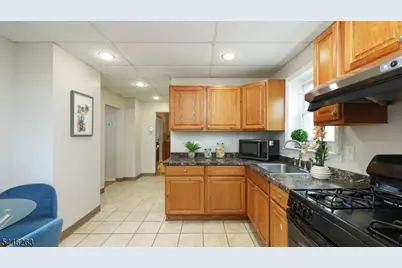 61 W Clay Ave, Roselle Park, NJ 07204 - Photo 11