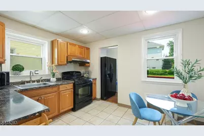 61 W Clay Ave, Roselle Park, NJ 07204 - Photo 9