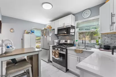 9 Soloff Dr, Hamilton Township, NJ 08610 - Photo 11