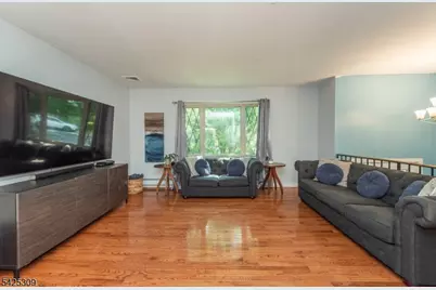 110 Unger Ave, Hopatcong, NJ 07874 - Photo 3