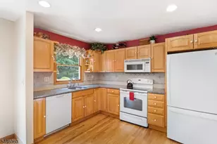 8 Reidar Dr, Roxbury Township, NJ 07876 - Photo 13