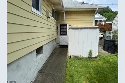 301 Valley Rd, Clifton, NJ 07013 - Photo 27