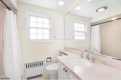 239 Washington St, Berkeley Heights Township, NJ 07922 - Photo 13