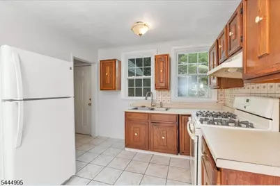 1051 S Elmora Ave, Elizabeth, NJ 07202 - Photo 9