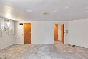 1051 S Elmora Ave, Elizabeth, NJ 07202 - Photo 21