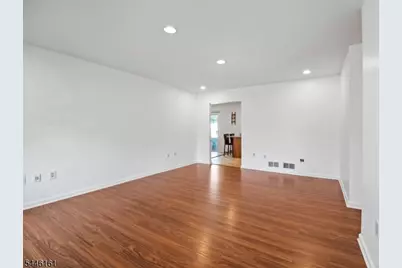 71 Dukes Rd, Rahway, NJ 07065 - Photo 9