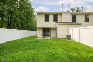 25 Driscoll Ct, North Brunswick Township, NJ 08902 - Photo 21