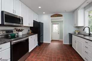30 Montgomery Ave, Rocky Hill, NJ 08553 - Photo 13