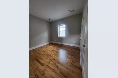 10 Marne St, Newark, NJ 07105 - Photo 3