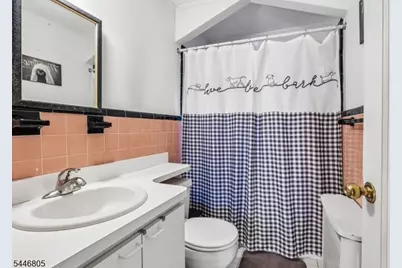 78 Legion Pl, Paramus, NJ 07652 - Photo 7