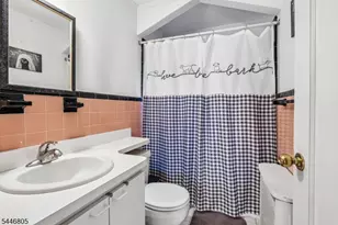 78 Legion Pl, Paramus, NJ 07652 - Photo 7