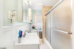 312 E 1st Ave, Roselle, NJ 07203 - Photo 15