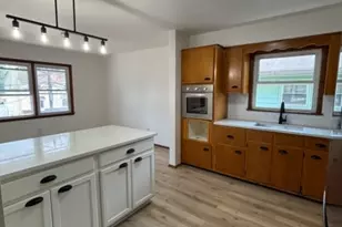 608 W 2nd Ave, Roselle, NJ 07203 - Photo 5
