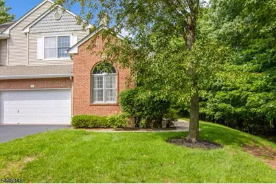 8 Clements Ct, Roseland, NJ 07068 - Photo 3