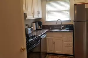 806 Yorkshire Dr, Raritan Township, NJ 08822 - Photo 7