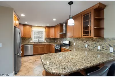 30 Gates Ave, Summit, NJ 07901 - Photo 31