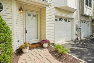 14 Helen Way, Berkeley Heights Township, NJ 07922 - Photo 3