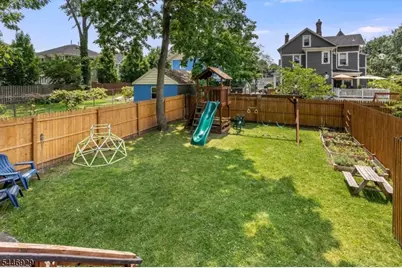 8 Willard Pl, Montclair, NJ 07042 - Photo 23