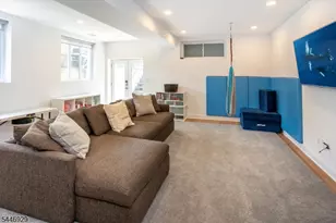8 Willard Pl, Montclair, NJ 07042 - Photo 19