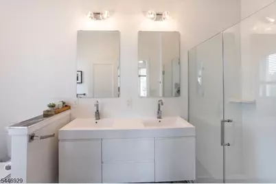 8 Willard Pl, Montclair, NJ 07042 - Photo 15