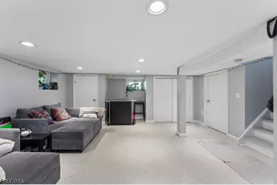 111 Yale Ter, Linden, NJ 07036 - Photo 27