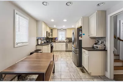 111 Yale Ter, Linden, NJ 07036 - Photo 11