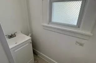 613 Martense Ave, Teaneck Township, NJ 07666 - Photo 17