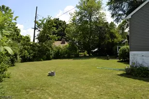 238 Fairview Ave, Hampton Township, NJ 07860 - Photo 13