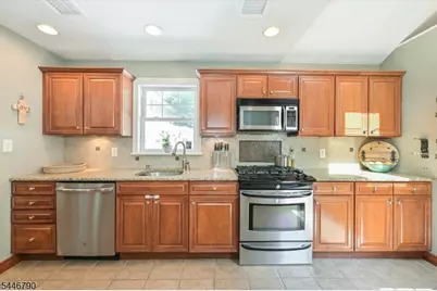 92 Carey Ave, Butler, NJ 07405 - Photo 13