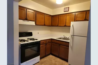 565 Grove St #A-5, Clifton, NJ 07013 - Photo 3