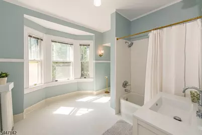 11 N Mountain Ave, Montclair Twp., NJ 07042 - Photo 29