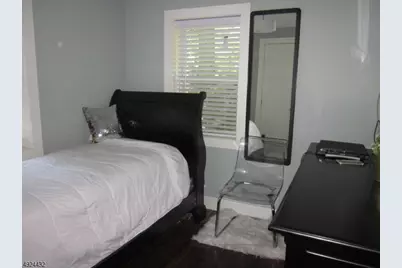 914 Oak St, Roselle, NJ 07203 - Photo 9