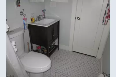914 Oak St, Roselle, NJ 07203 - Photo 7