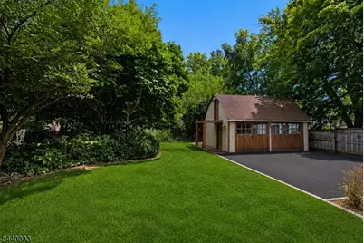 123 Hillside Ave, Livingston, NJ 07039 - Photo 27