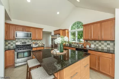 19 Matthew Rd, Wayne, NJ 07470 - Photo 7