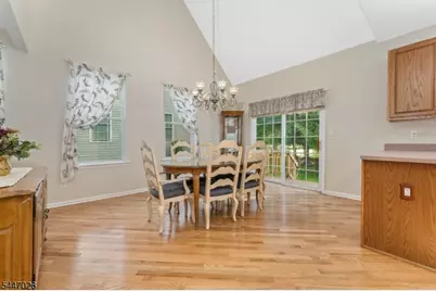 26 Indian Plantation St, Raritan Township, NJ 08822 - Photo 7