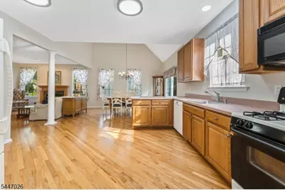 26 Indian Plantation St, Raritan Township, NJ 08822 - Photo 9