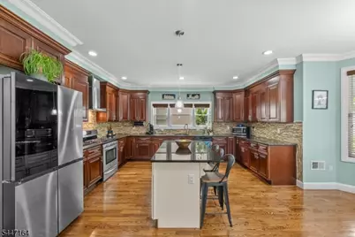 39 Paterson Ave, Clifton, NJ 07014 - Photo 11