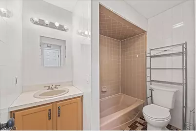 1 Ranch Ct, Saddle Brook Township, NJ 07663 - Photo 15