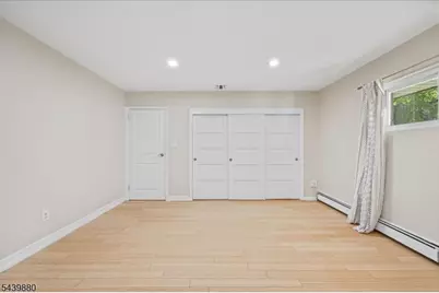 1 Ranch Ct, Saddle Brook Township, NJ 07663 - Photo 7