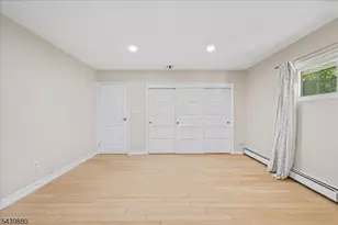 1 Ranch Ct, Saddle Brook Township, NJ 07663 - Photo 7