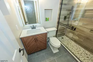 7 Sugar Loaf Ct, Vernon, NJ 07462 - Photo 11