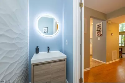 20 Bobolink Ct, Wayne, NJ 07470 - Photo 5