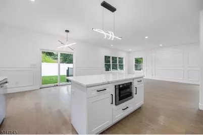 191 Washington Pl, Teaneck Township, NJ 07666 - Photo 9